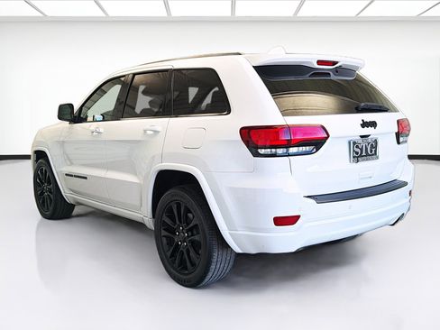 Used 2020 Jeep Grand Cherokee Altitude image 6