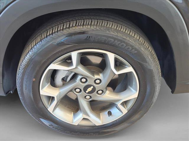 Used 2025 Chevrolet Trax LT FWD image 29