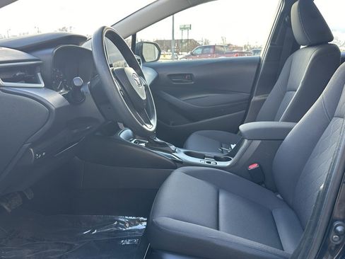Used 2024 Toyota Corolla LE image 9