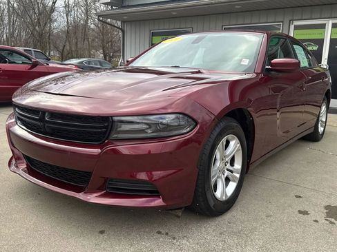 Used 2021 Dodge Charger SXT w/ Leather Interior Group image 3