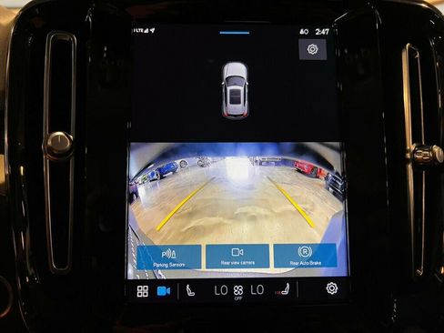 Used 2024 Volvo XC40 B5 Core image 20