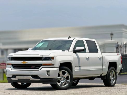 Used 2018 Chevrolet Silverado 1500 LT w/ All Star Edition AWD/4WD image 1