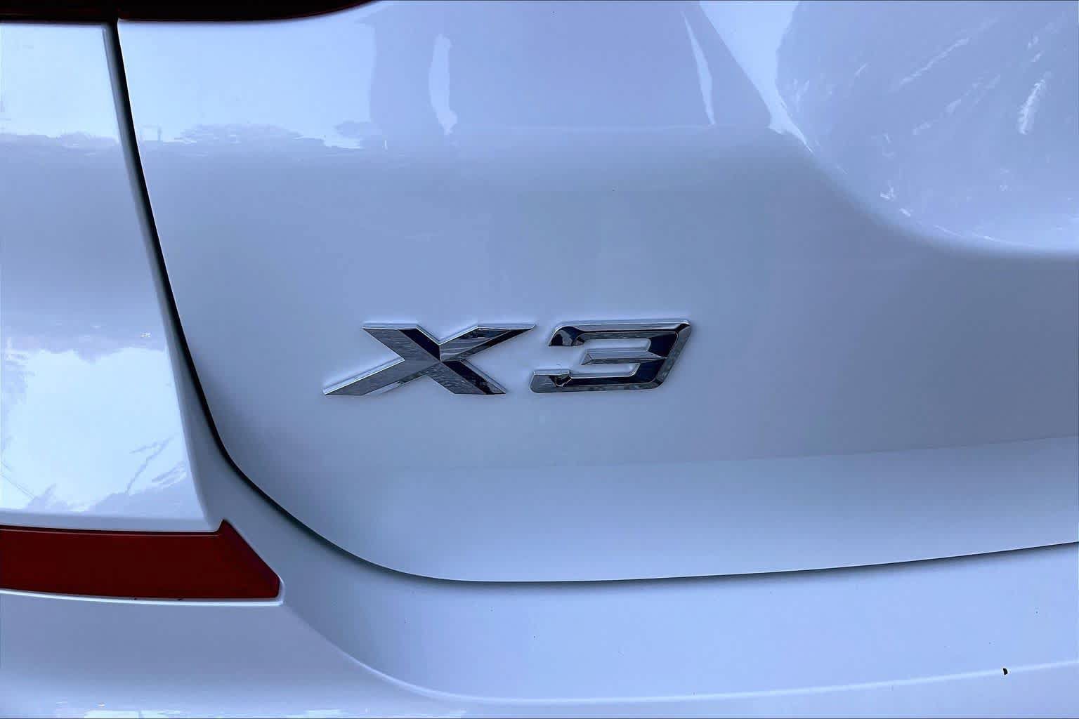 Used 2021 BMW X3 xDrive30e w/ Convenience Package AWD/4WD image 9