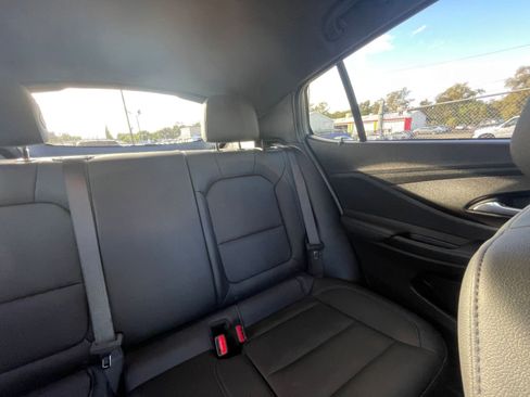 Used 2025 Buick Envista Sport Touring image 35