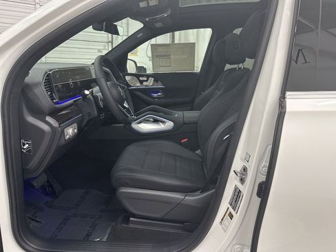 Used 2025 Mercedes-Benz GLS 450 4MATIC image 17