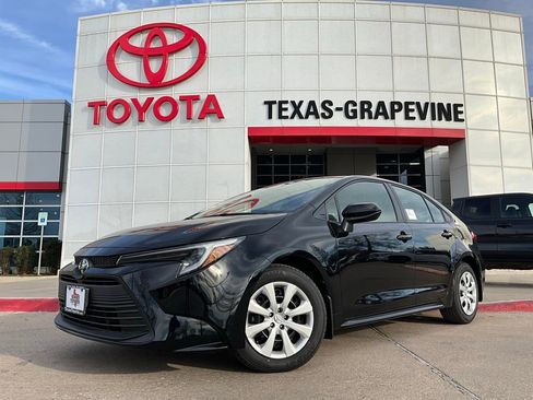 New 2026 Toyota Corolla LE image 2