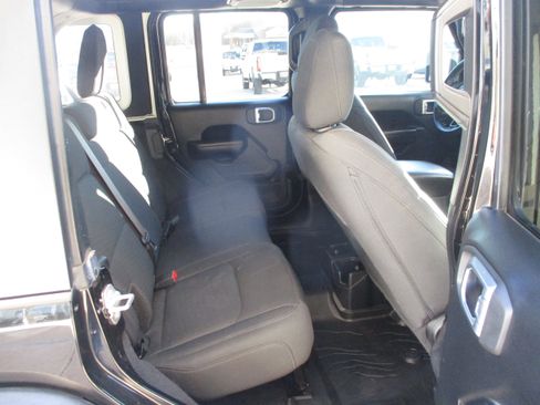 Used 2019 Jeep Wrangler Unlimited Sport image 8