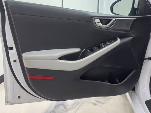 Used 2021 Hyundai Ioniq SE FWD image 14
