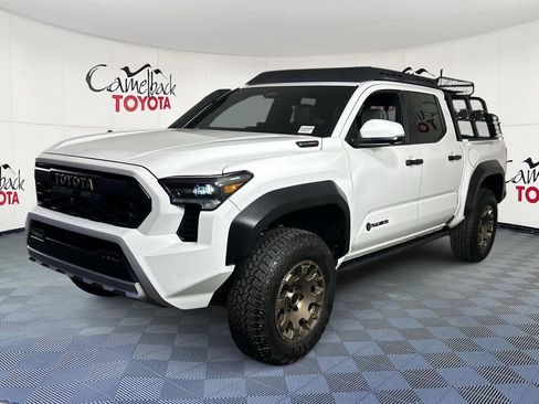 Used 2025 Toyota Tacoma 4x4 Double Cab Hybrid image 4