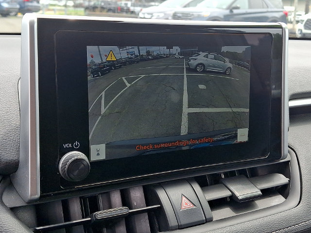 Used 2023 Toyota RAV4 LE AWD/4WD image 18
