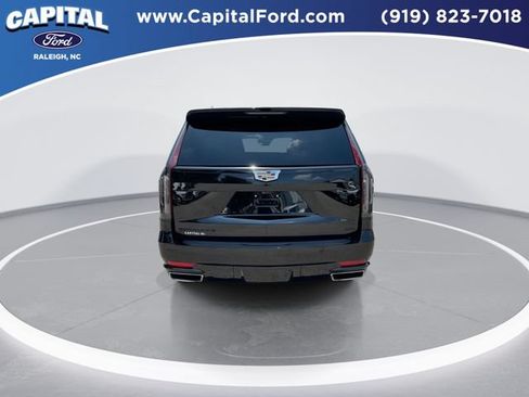 Used 2023 Cadillac Escalade Premium Luxury AWD/4WD image 7