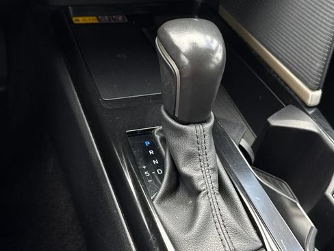 Used 2025 Toyota Camry SE FWD image 20