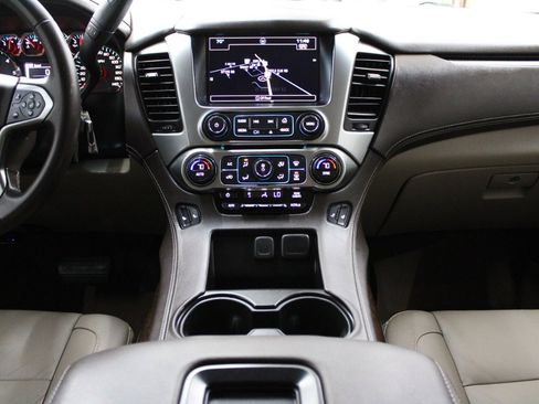 Used 2016 Chevrolet Suburban LT image 26