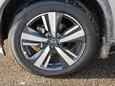 Certified 2022 Nissan Rogue SL w/ SL Premium Package image 15