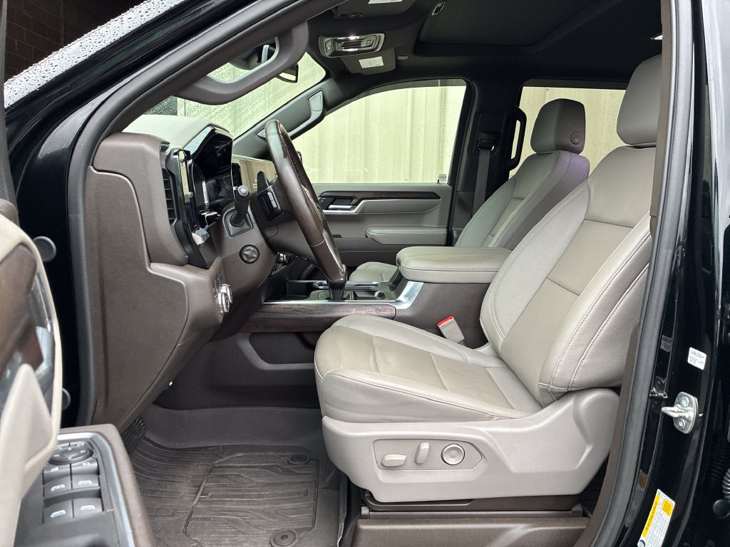 Used 2025 GMC Sierra 1500 SLT w/ SLT Premium Plus Package AWD/4WD image 18