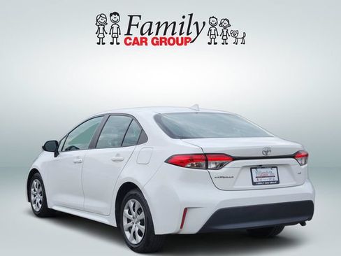 Used 2024 Toyota Corolla LE FWD image 3