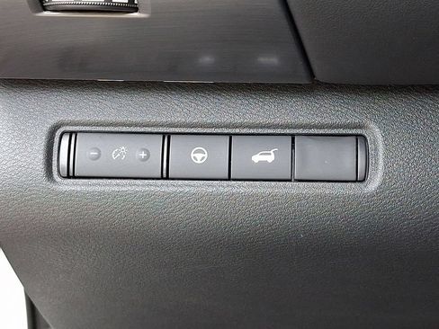Used 2024 Nissan Pathfinder SL AWD/4WD image 28