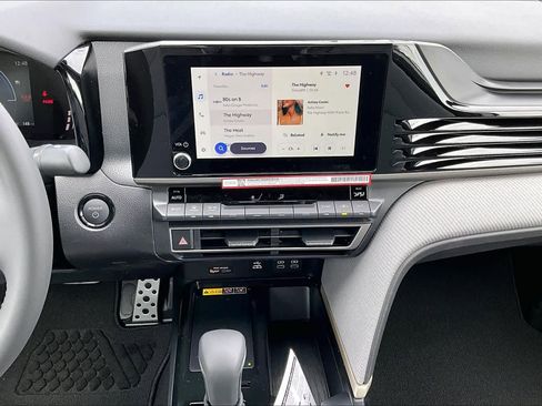 New 2026 Toyota Camry SE image 6