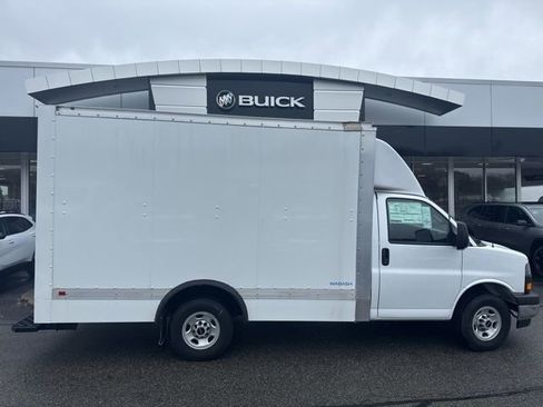 Used 2024 GMC Savana 3500 w/ Power Convenience Package image 29