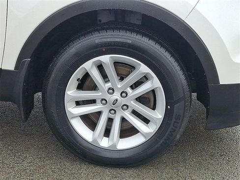 Used 2015 Ford Explorer XLT w/ Equipment Group 202B image 8