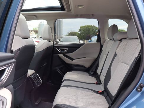 Used 2020 Subaru Forester Premium AWD/4WD image 7