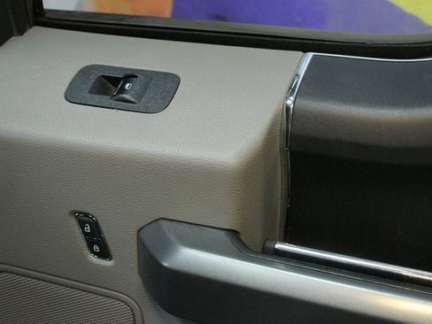 Used 2019 Ford F150 XLT w/ Equipment Group 301A Mid image 9