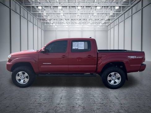 Used 2015 Toyota Tacoma 4x4 Double Cab w/ TRD Sport Package image 2