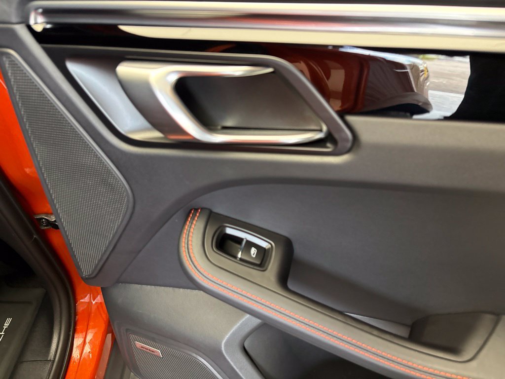 Certified 2023 Porsche Macan Turbo AWD/4WD image 27