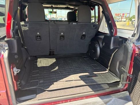 Used 2021 Jeep Wrangler Unlimited Sahara AWD/4WD image 27