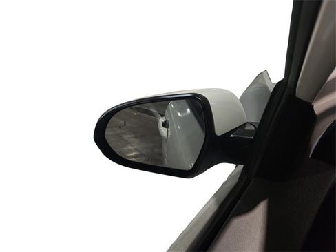 Used 2022 Kia Niro LXS image 9