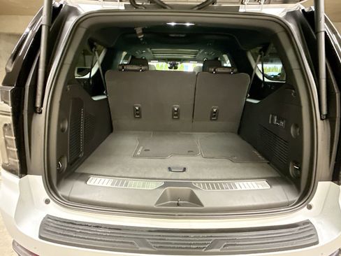 New 2026 Chevrolet Suburban High Country image 33
