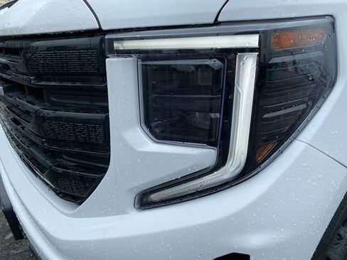 New 2024 GMC Sierra 1500 Elevation image 6