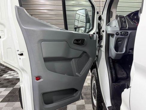Used 2019 Ford Transit 250 130 Low Roof image 30