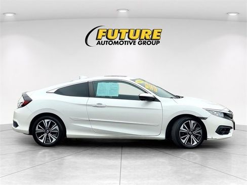 Used 2018 Honda Civic EX-T image 4