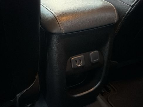 Used 2022 Chevrolet Colorado Z71 w/ Trail Boss Package AWD/4WD image 26