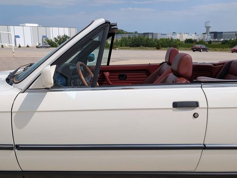 Used 1987 BMW 325i Convertible RWD image 30