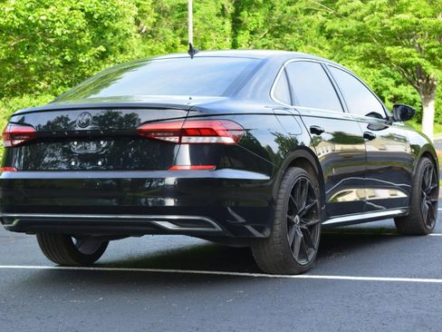Used 2020 Volkswagen Passat 2.0T SE FWD image 5