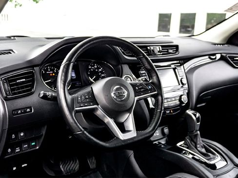 Used 2022 Nissan Rogue Sport SL w/ Premium Package image 15