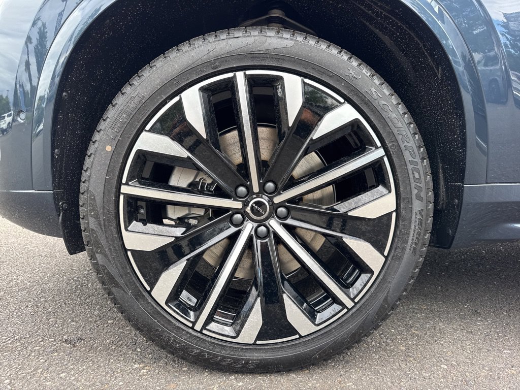 New 2026 Volvo XC90 T8 Plus w/ Protection Package AWD/4WD image 28