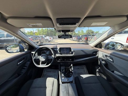 Used 2021 Nissan Rogue SV FWD image 18