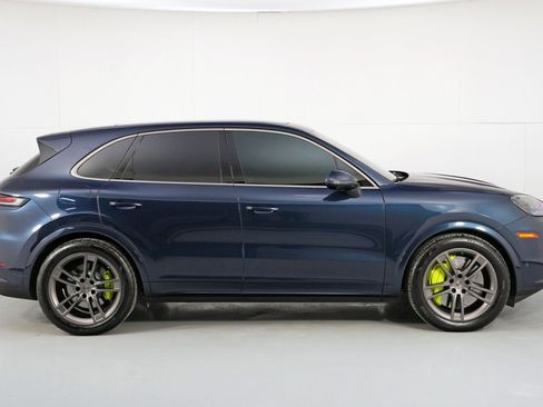 Used 2025 Porsche Cayenne Turbo image 60