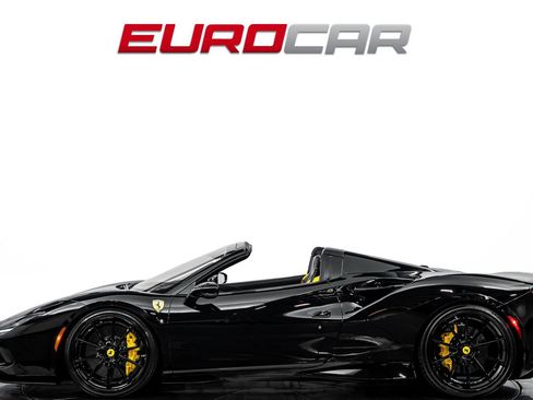 Used 2022 Ferrari F8 Tributo RWD image 2