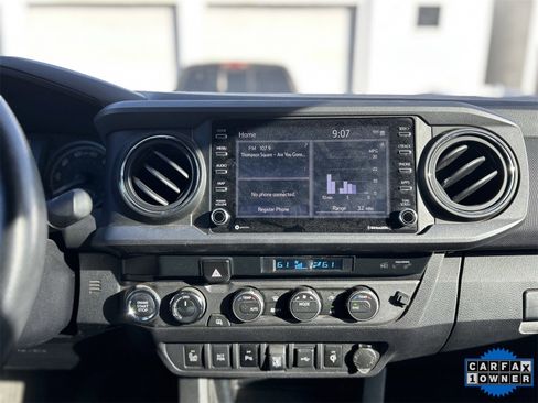 Used 2021 Toyota Tacoma TRD Off-Road w/ Technology Package image 17