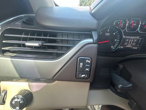 Used 2016 Chevrolet Tahoe LT RWD image 25
