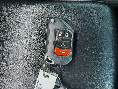 Used 2021 Jeep Gladiator Sport image 35