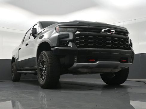 Used 2025 Chevrolet Silverado 1500 ZR2 w/ Technology Package AWD/4WD image 30
