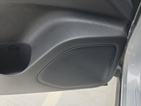 Used 2023 Nissan Rogue SV image 15