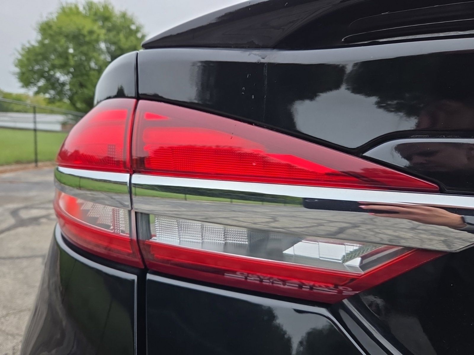 Used 2017 Ford Fusion Titanium AWD/4WD image 6