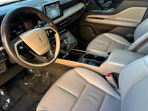 Used 2021 Lincoln Corsair Reserve w/ Rear Removable Package Tray image 9