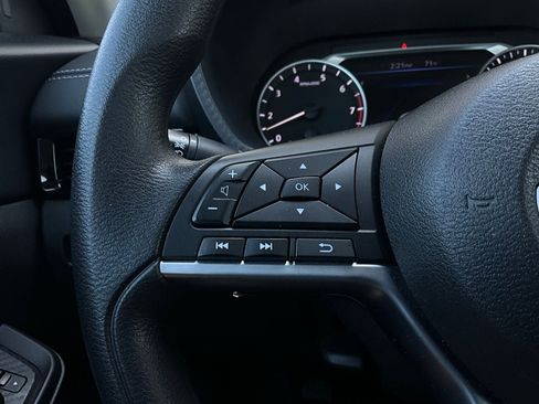 Used 2024 Nissan Sentra SV image 31